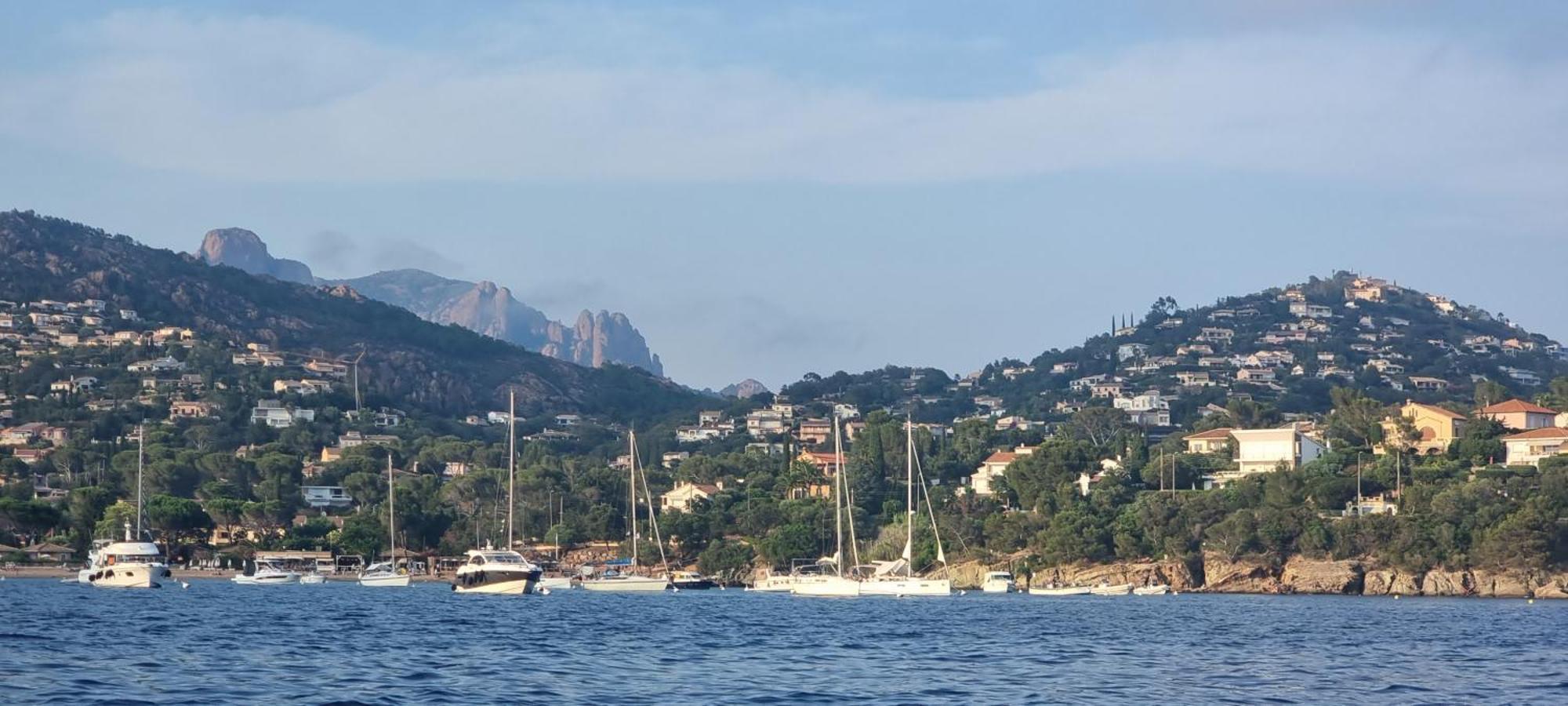 Agay Cap Esterel Le Hameau F2 Clim Plein Sud Dernier Etage Magnifique Vue Mer Saint-Raphaël المظهر الخارجي الصورة